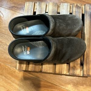 Dansko XP clog 39